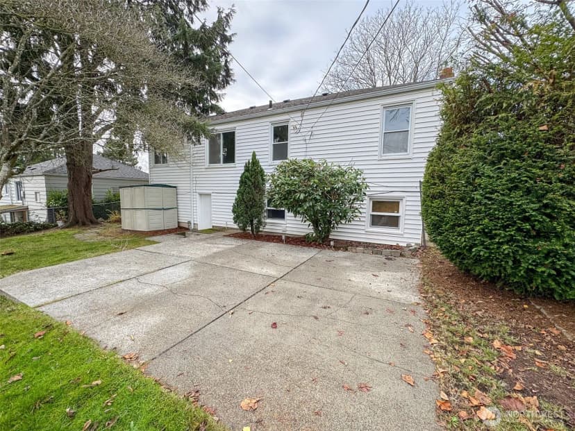 Property photo for 10218 34 Avenue Sw, Seattle photo 24