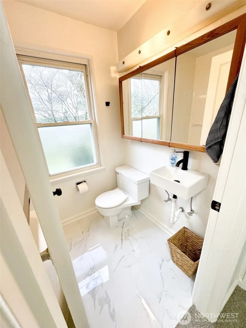 Property photo for 10218 34 Avenue Sw, Seattle photo 14