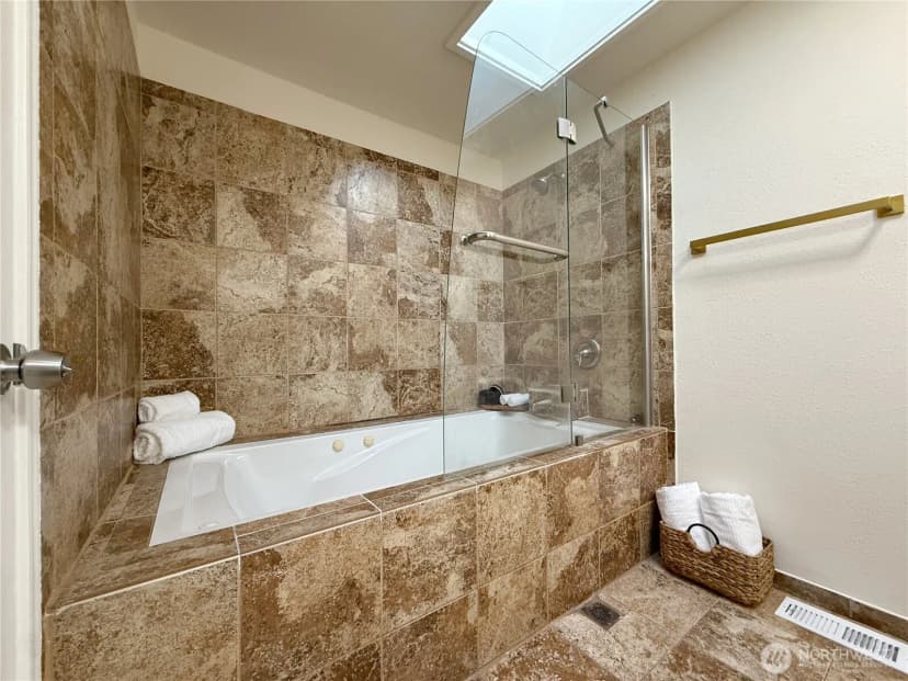 Property photo for 2009 N 154th Place, Shoreline photo 20