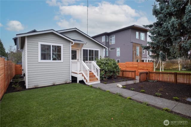 Property photo for 2846 22nd Avenue W, Seattle photo 2