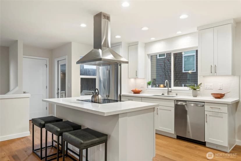 Property photo for 2846 22nd Avenue W, Seattle photo 7