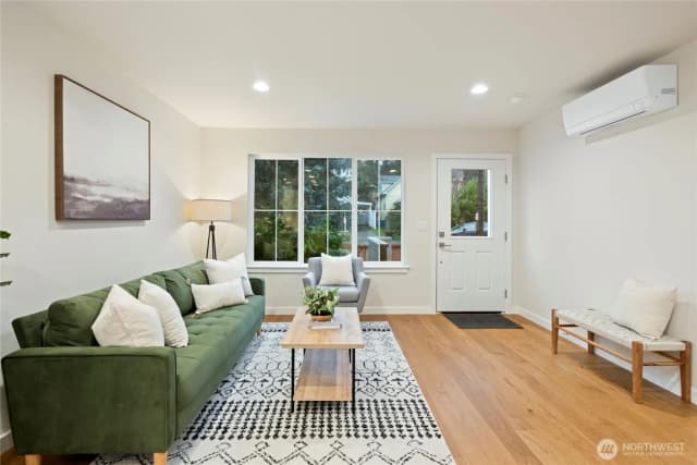 Property photo for 2846 22nd Avenue W, Seattle photo 5