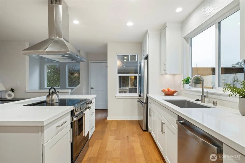 Property photo for 2846 22nd Avenue W, Seattle photo 10