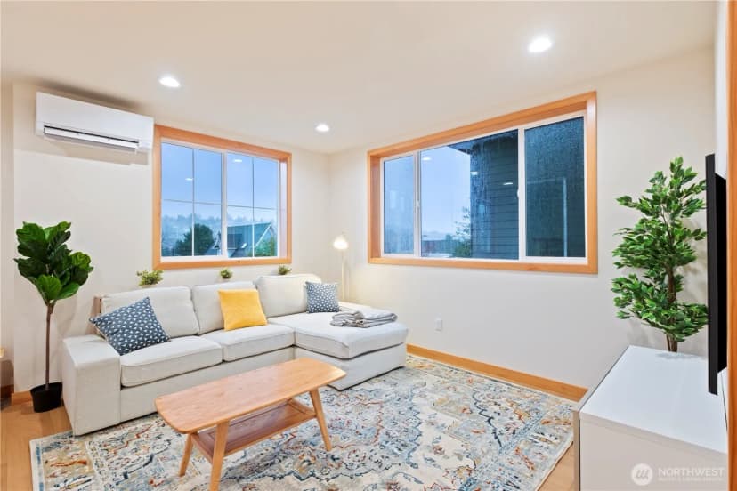 Property photo for 2844 B 22nd Avenue W, Seattle photo 5