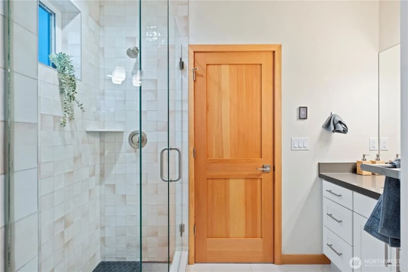 Property photo for 2844 B 22nd Avenue W, Seattle photo 18