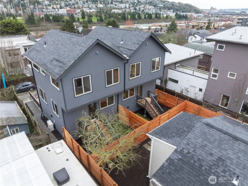 Property photo for 2844 B 22nd Avenue W, Seattle photo 27