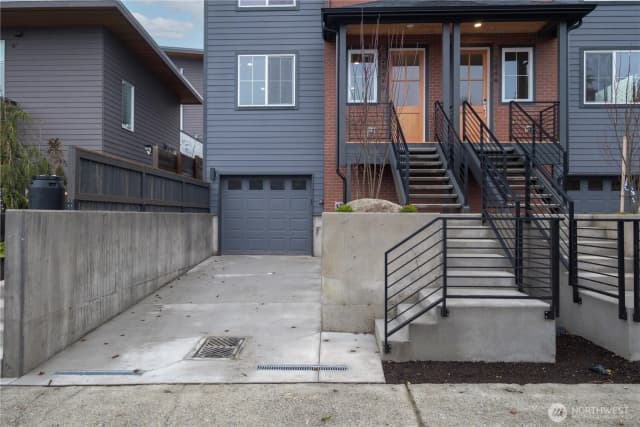 Property photo for 2844 B 22nd Avenue W, Seattle photo 2