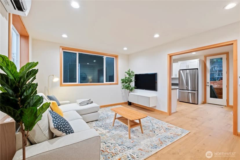 Property photo for 2844 B 22nd Avenue W, Seattle photo 6