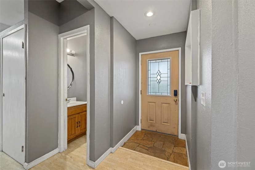 Property photo for 9685 Green Road, Burlington photo 11