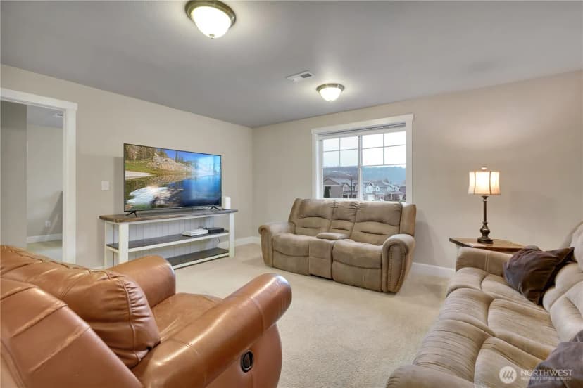 Property photo for 200 Fielding Street Ne, Orting photo 22