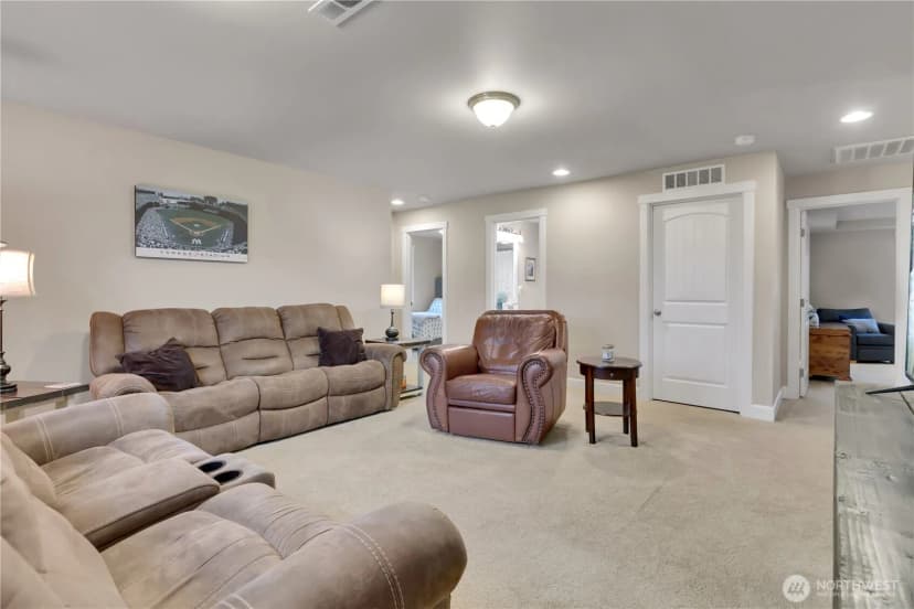 Property photo for 200 Fielding Street Ne, Orting photo 20