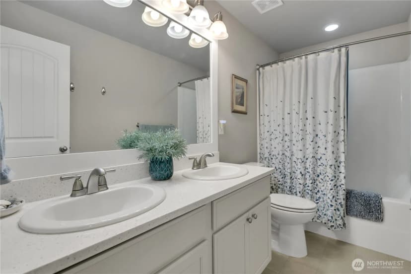 Property photo for 200 Fielding Street Ne, Orting photo 30
