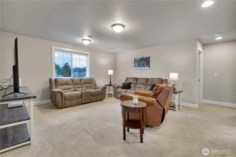 Property photo for 200 Fielding Street Ne, Orting photo 19