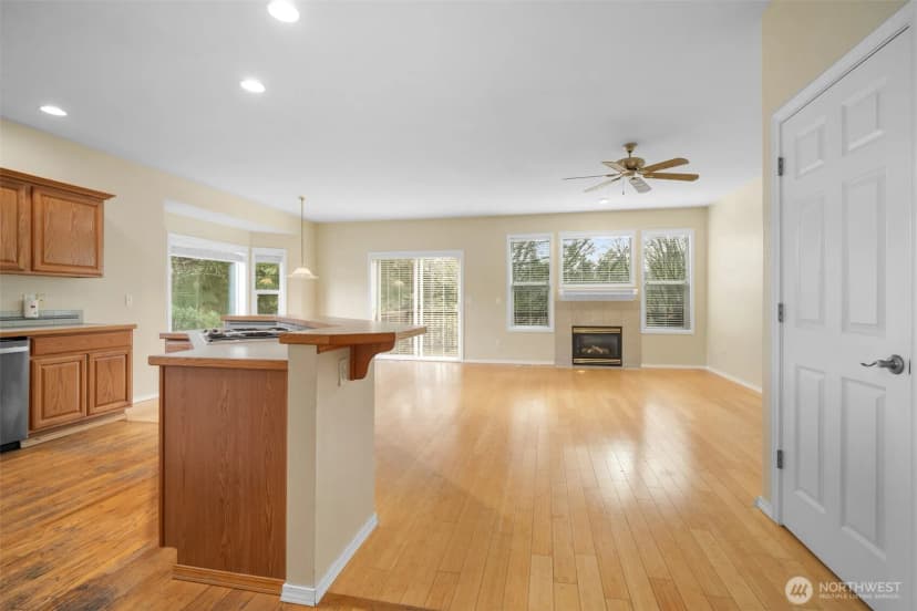 Property photo for 7412 64th Street Ct W, University Place photo 5