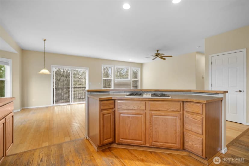 Property photo for 7412 64th Street Ct W, University Place photo 7