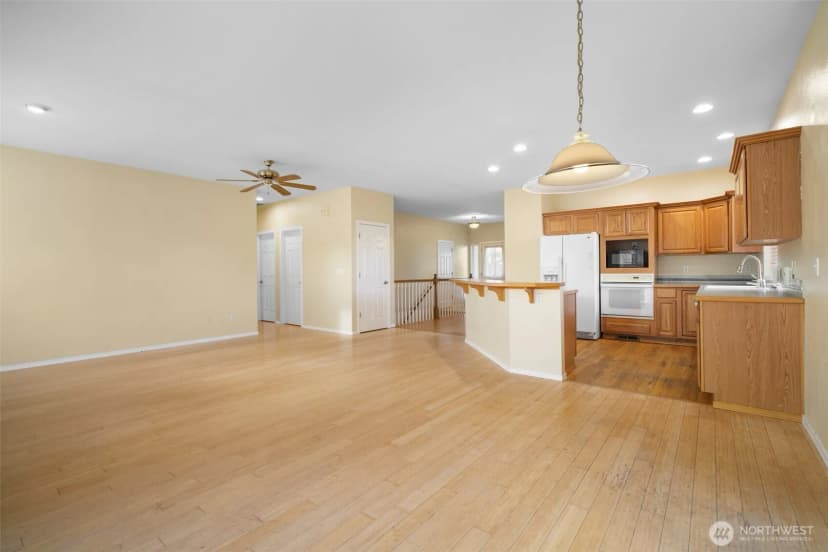 Property photo for 7412 64th Street Ct W, University Place photo 9