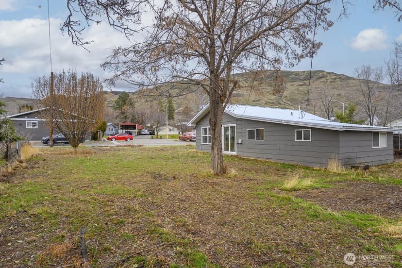 Property photo for 606 Spruce Street, Coulee Dam photo 35