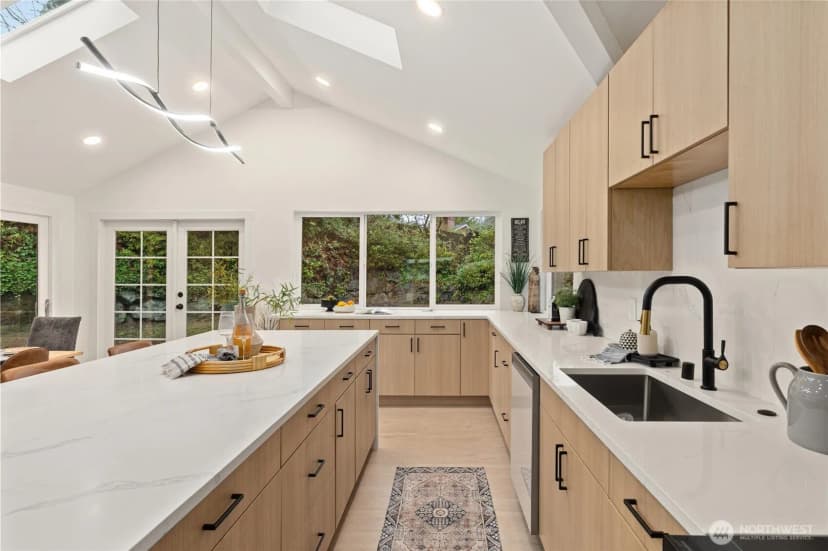 Property photo for 12544 Se 16th Street, Bellevue photo 10