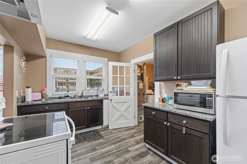 Property photo for 520 O Avenue, Anacortes photo 11