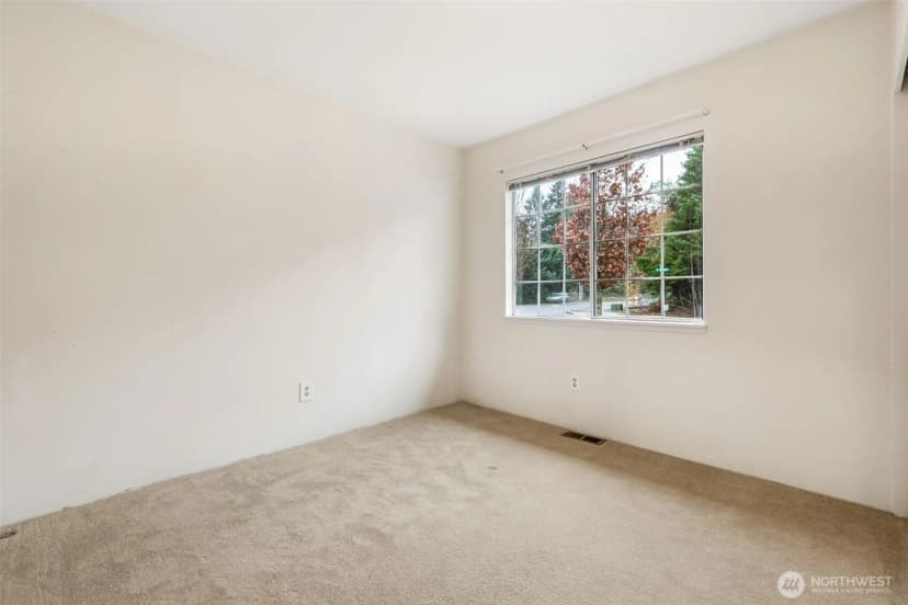 Property photo for 107 S 192nd Street, Des Moines photo 19