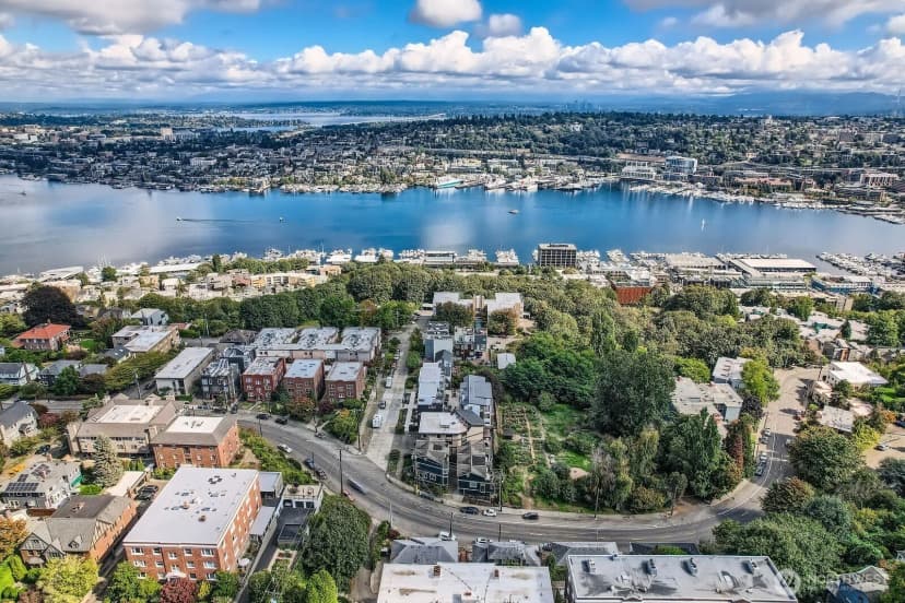 Property photo for 511 Howe #a, Seattle photo 33