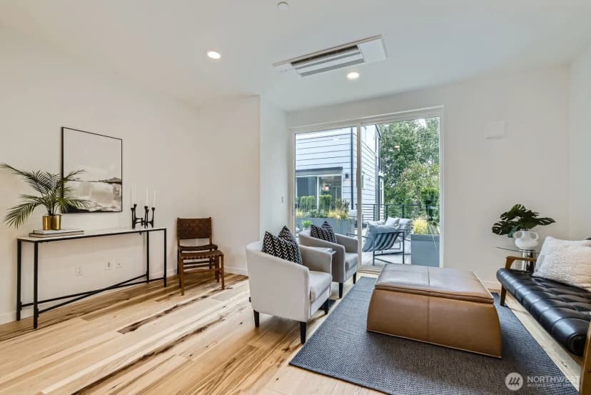 Property photo for 511 Howe #a, Seattle photo 4
