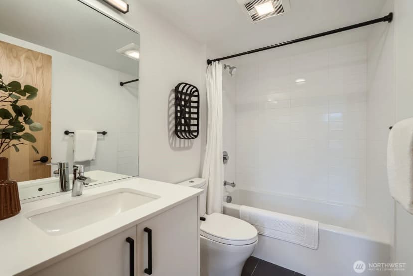 Property photo for 511 Howe #a, Seattle photo 15