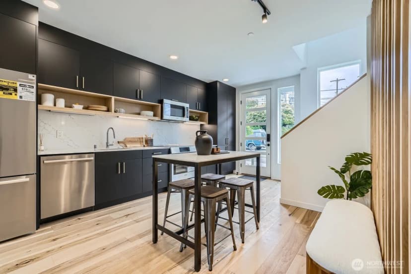 Property photo for 511 Howe #a, Seattle photo 6