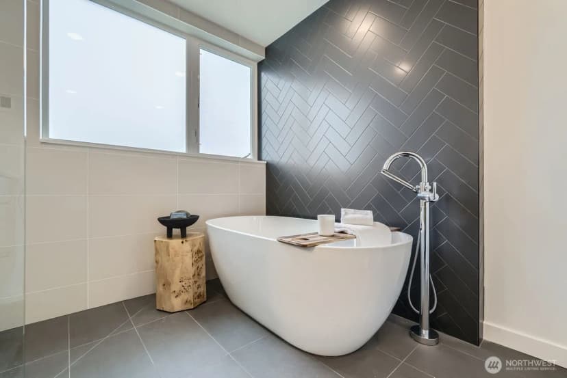 Property photo for 511 Howe #a, Seattle photo 12