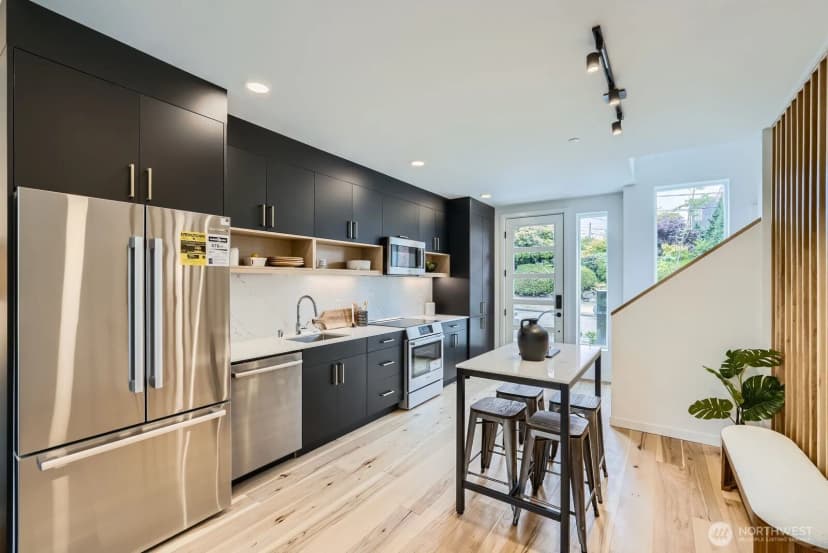 Property photo for 511 Howe #a, Seattle photo 7