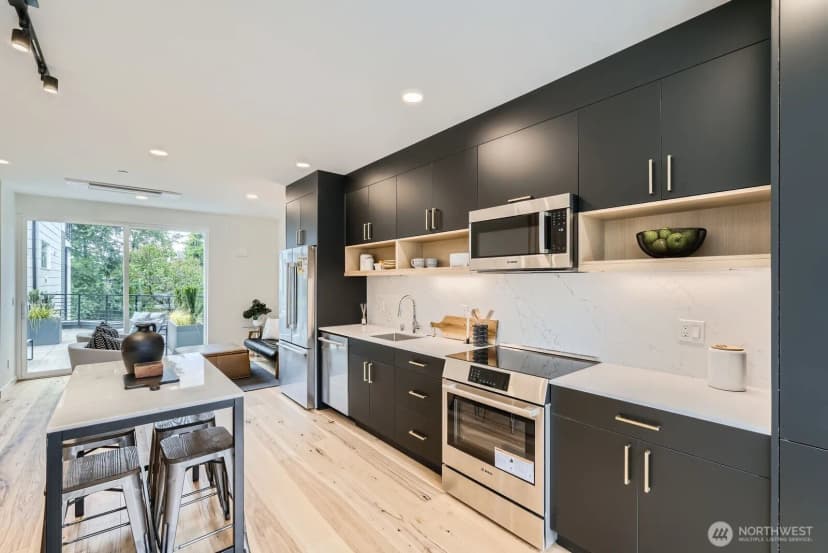 Property photo for 511 Howe #a, Seattle photo 8