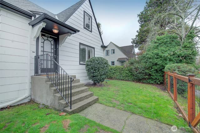 Property photo for 4415 Sw Juneau Street, Seattle photo 3