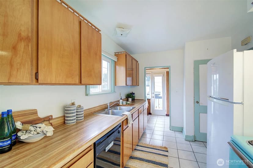 Property photo for 4415 Sw Juneau Street, Seattle photo 16