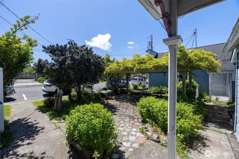 Property photo for 602 N Main Street, Coupeville photo 9