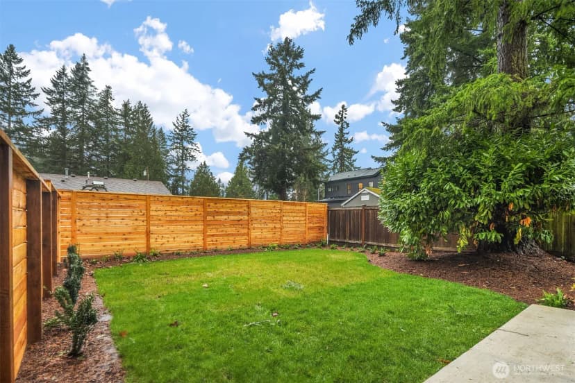Property photo for 891 166th Avenue Ne, Bellevue photo 18