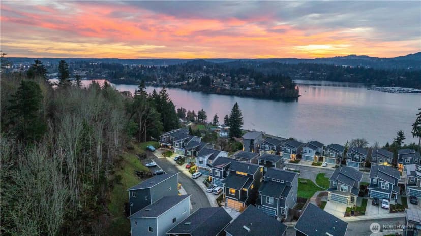 Property photo for 139 Blackfish Court, Bremerton photo 3