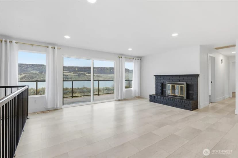 Property photo for 216 Sandy Lane, Electric City photo 12