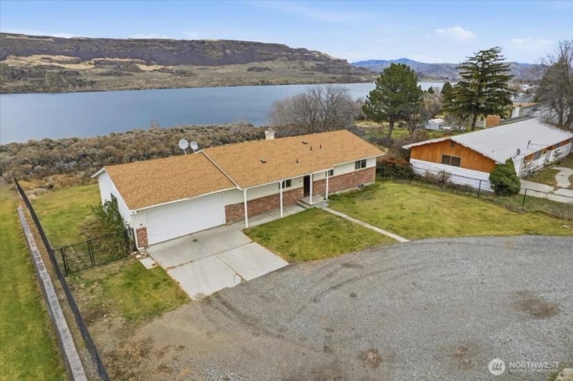 Property photo for 216 Sandy Lane, Electric City photo 37
