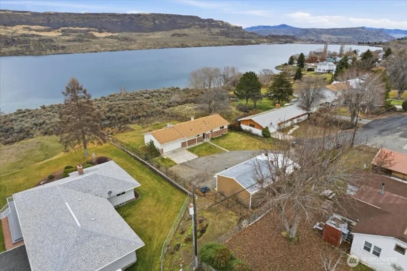 Property photo for 216 Sandy Lane, Electric City photo 36