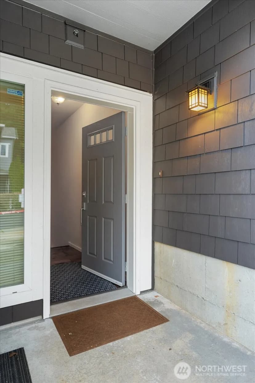 Property photo for 5589 Lakemont Boulevard Se #1702, Bellevue photo 16
