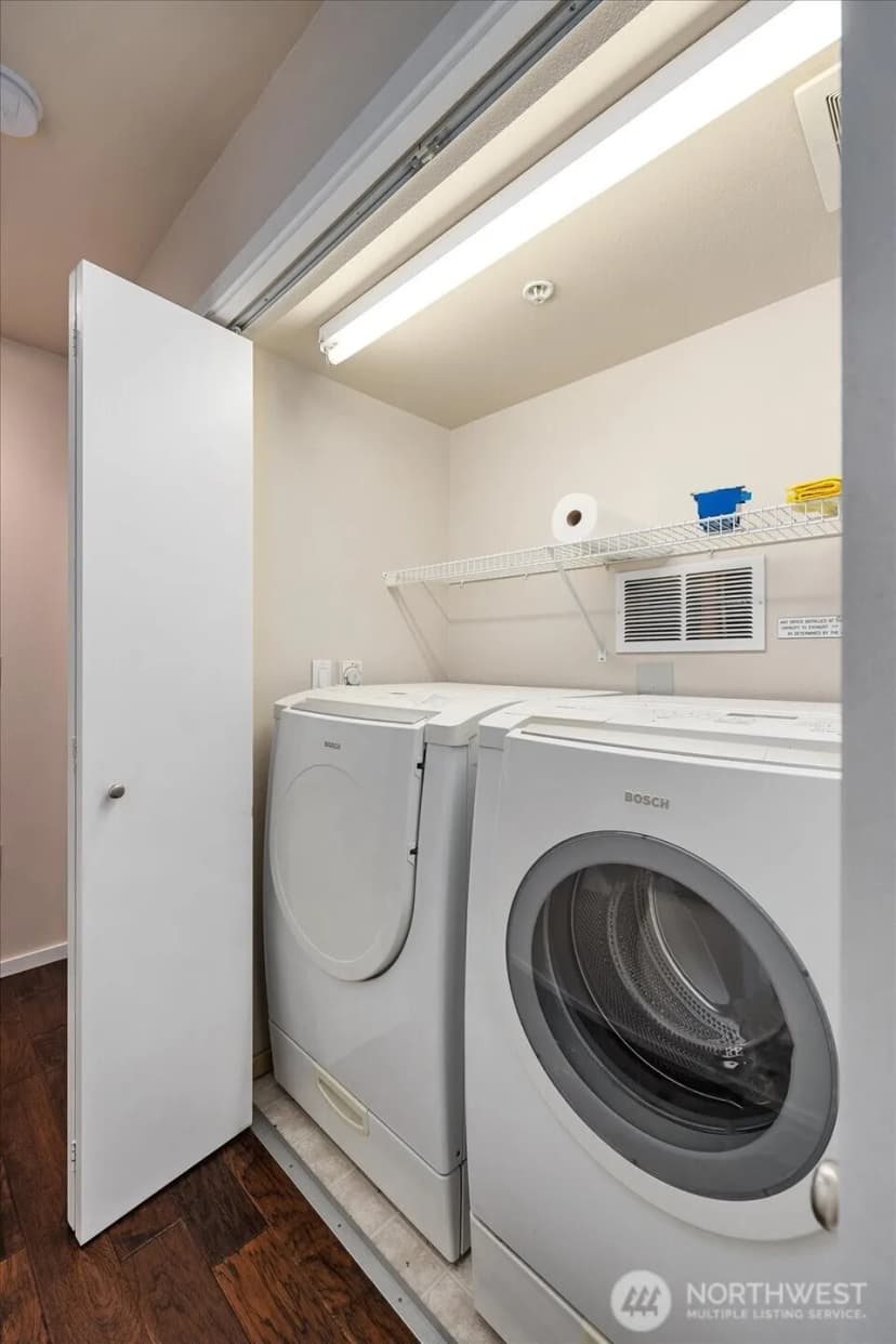Property photo for 5589 Lakemont Boulevard Se #1702, Bellevue photo 12