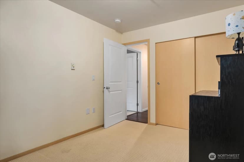 Property photo for 5589 Lakemont Boulevard Se #1702, Bellevue photo 10