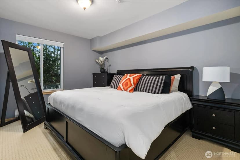 Property photo for 5589 Lakemont Boulevard Se #1702, Bellevue photo 7