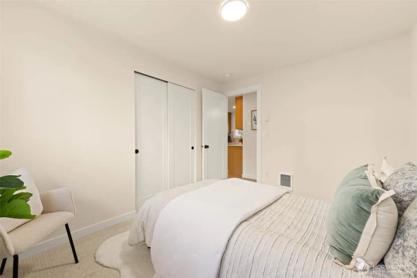 Property photo for 10419 18th Avenue S, Seattle photo 15