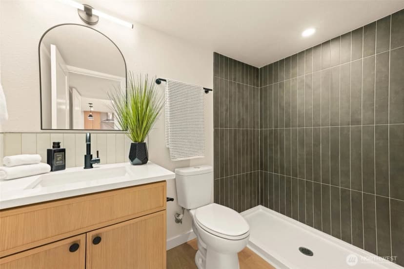 Property photo for 10419 18th Avenue S, Seattle photo 17