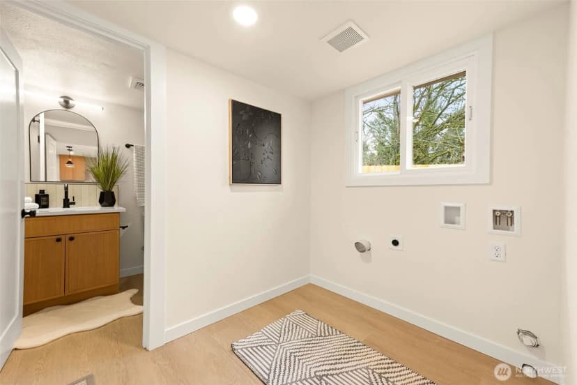 Property photo for 10419 18th Avenue S, Seattle photo 20