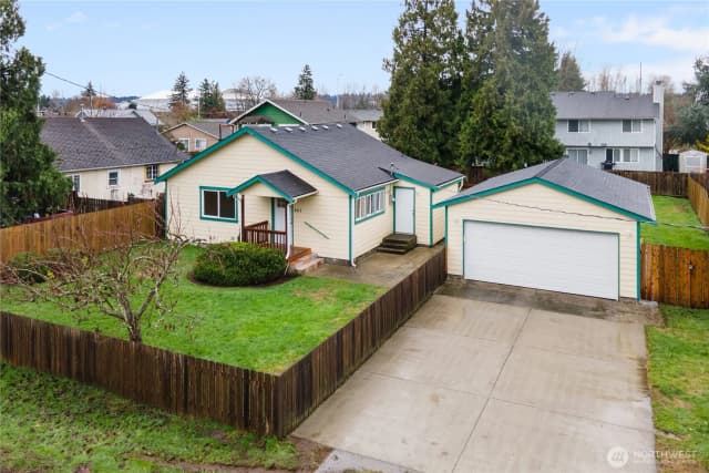 Property photo for 843 3rd Avenue N, Kent