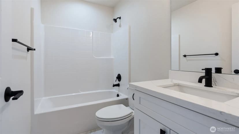 Property photo for 3205 19th Street #b, Everett photo 10