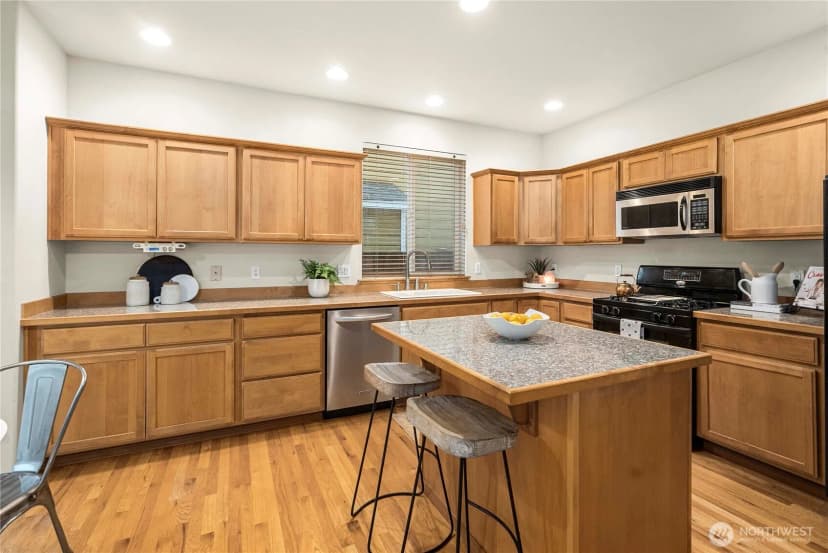 Property photo for 13127 Se 210th Place, Kent photo 14