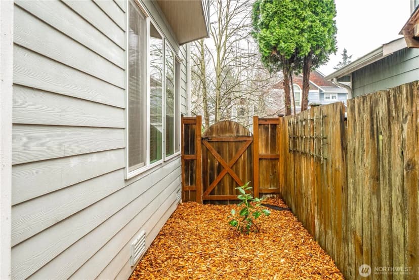 Property photo for 13127 Se 210th Place, Kent photo 22